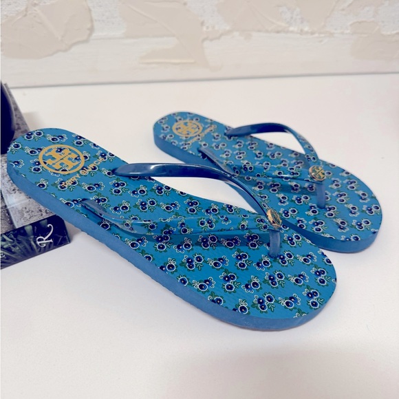 Tory Burch Shoes - Tory Burch flip flops size 8 MONOGRAM FLIP FLOPS rubber thong Navy Blue Floral